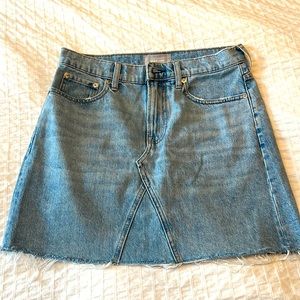 Everlane denim mini skirt size 29 blue